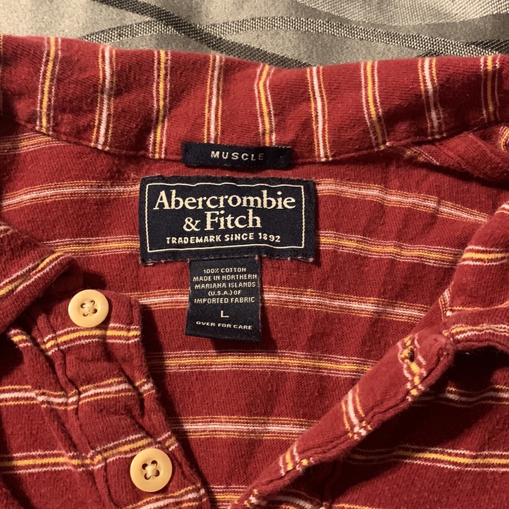 Abercrombie and Fitch muscle polo shirt. Size large - Picture 2 of 2